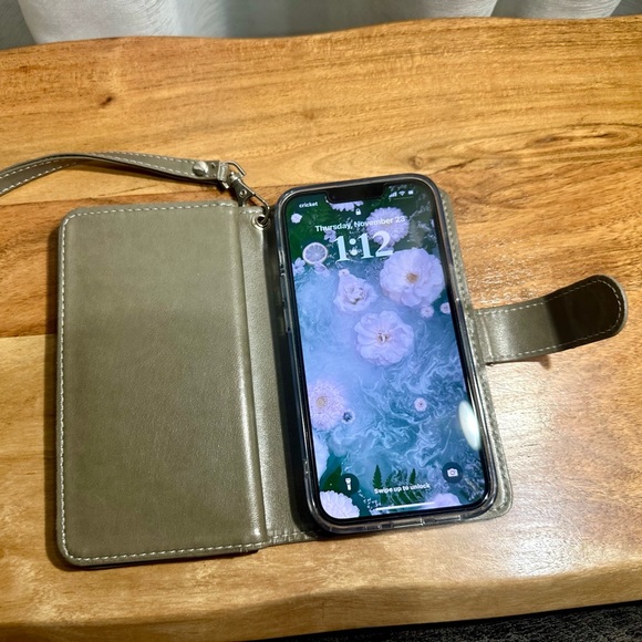 iPhone 10 Magnetic phone case +wallet! Like new! Case and magnetic wallet case! - Picture 3 of 7